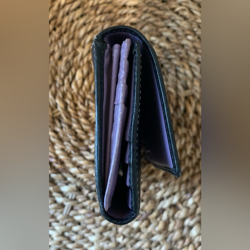 Coach Hampton leather wallet. GUC. Black leather with purple leather interior. - Picture 6 of 10